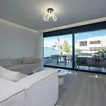 וילה Luka פוליכרונו